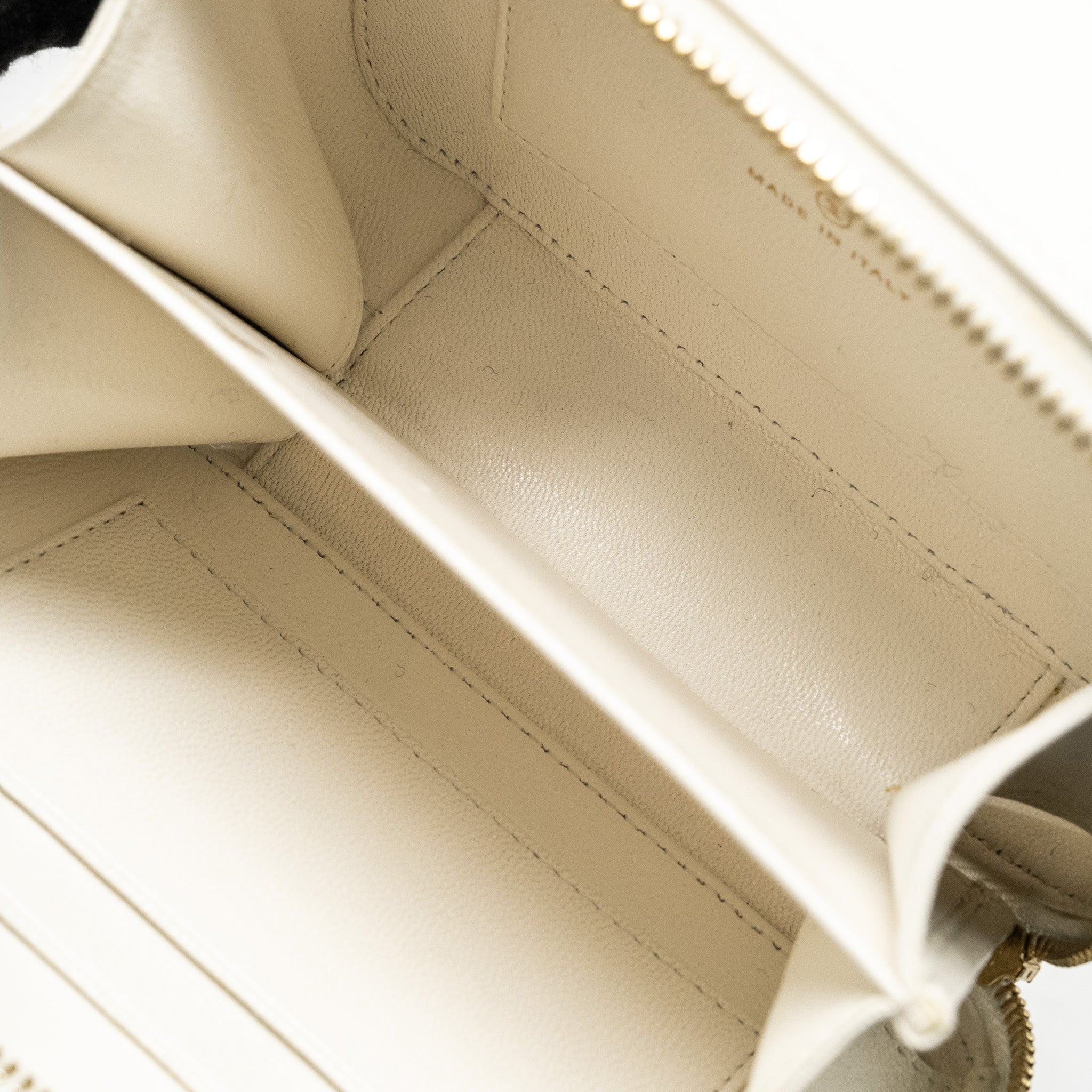 CHANEL MINI VANITY CLUTCH WITH CHAIN LAMBSKIN WHITE GHW