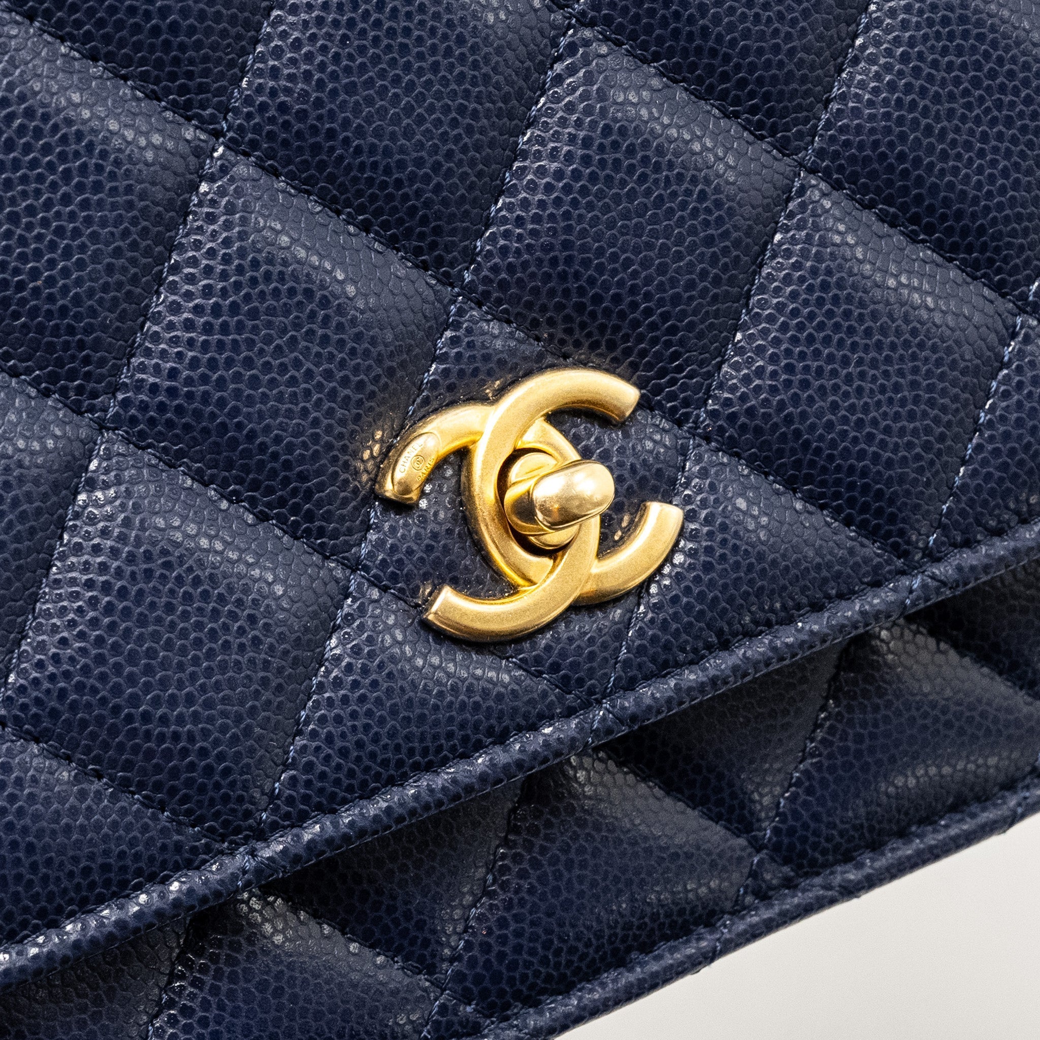 CHANEL 22A TWIST YOUR BUTTON WALLET ON CHAIN CAVIAR NAVY GHW (MICROCHIP)