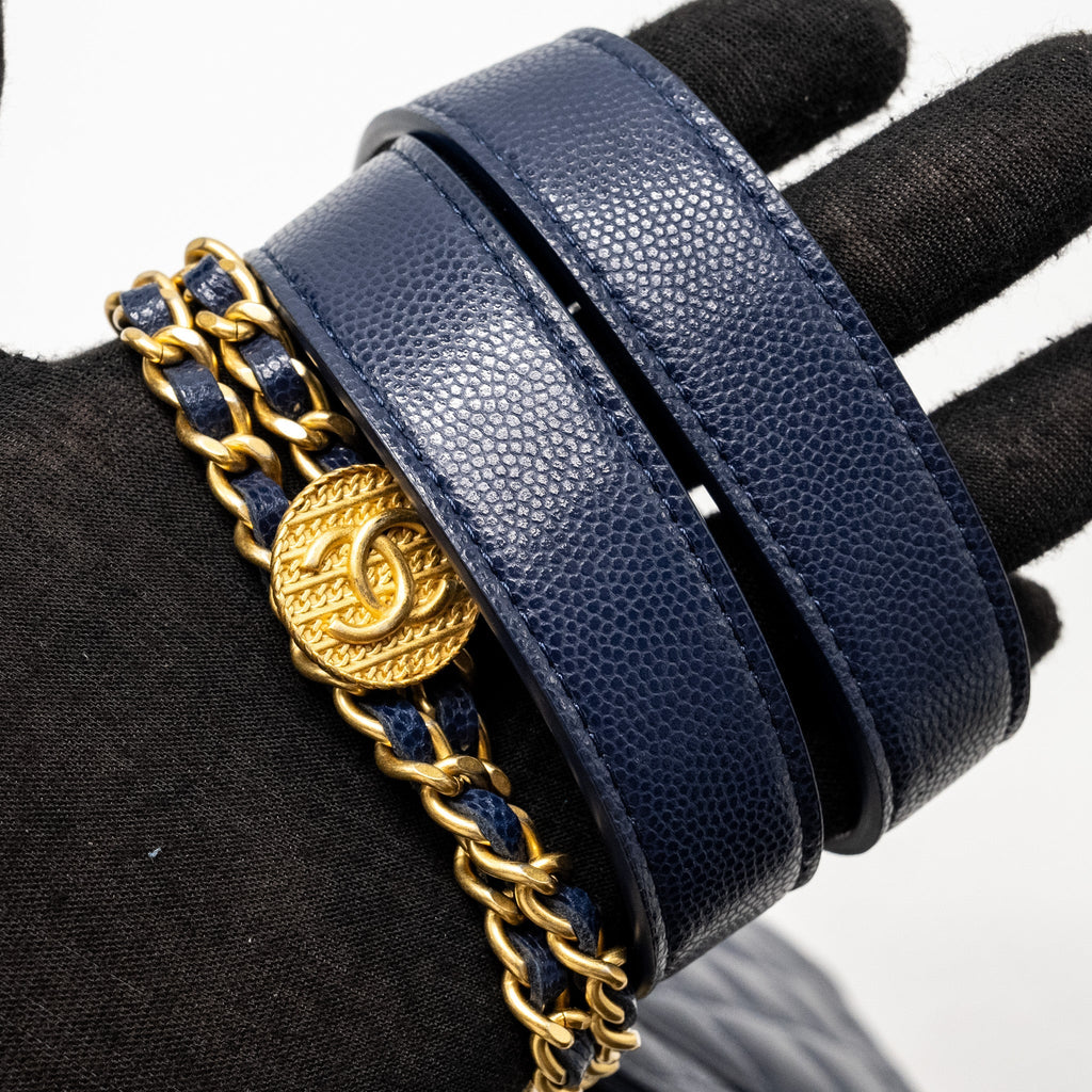 CHANEL 22A TWIST YOUR BUTTON WALLET ON CHAIN CAVIAR NAVY GHW (MICROCHIP)
