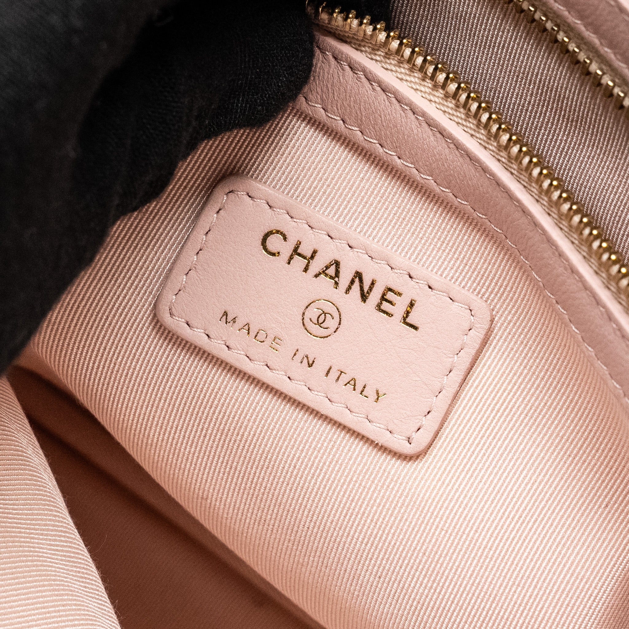 CHANEL CHEVRON ZIP CLUTCH CALFSKIN LIGHT PINK GHW