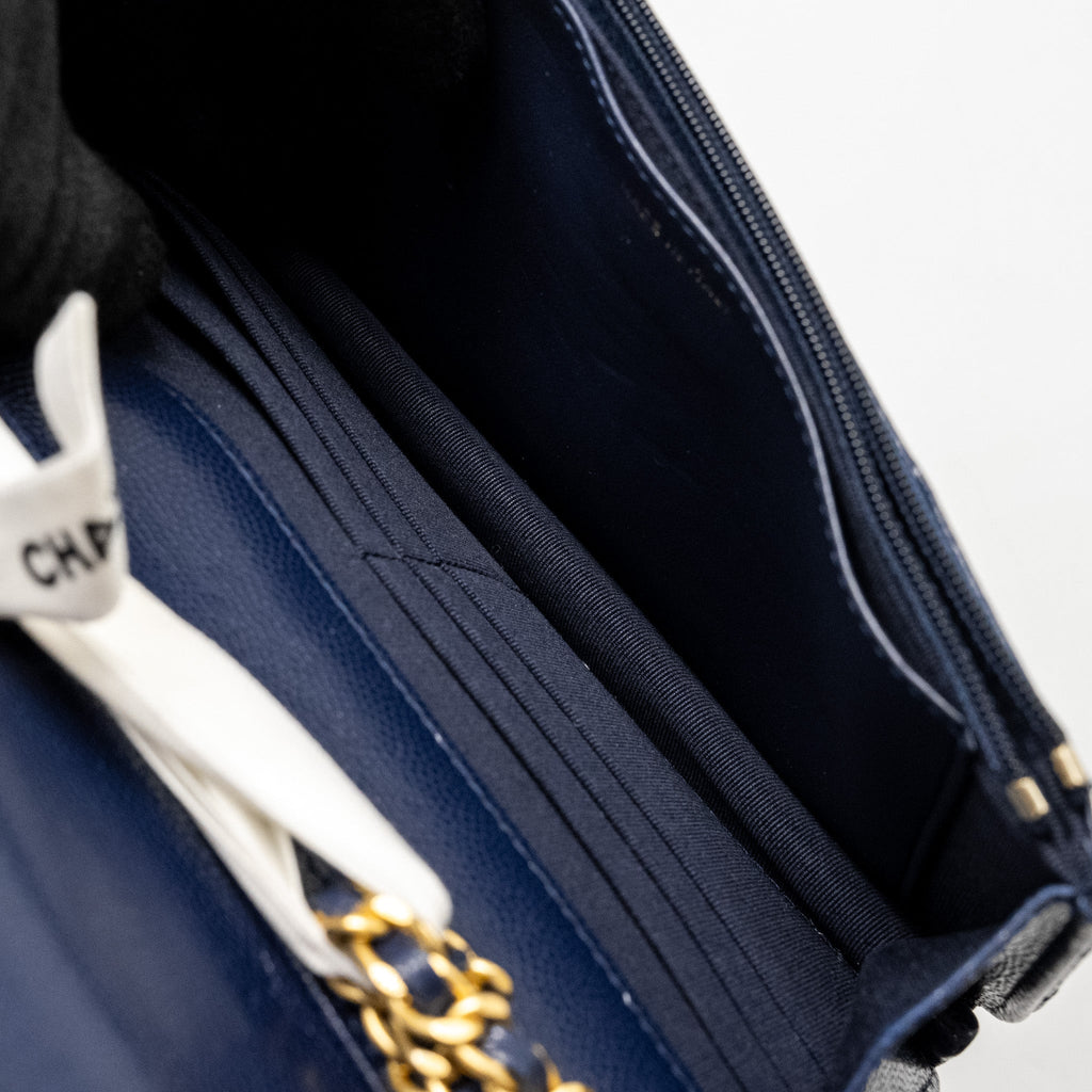 CHANEL 22A TWIST YOUR BUTTON WALLET ON CHAIN CAVIAR NAVY GHW (MICROCHIP)