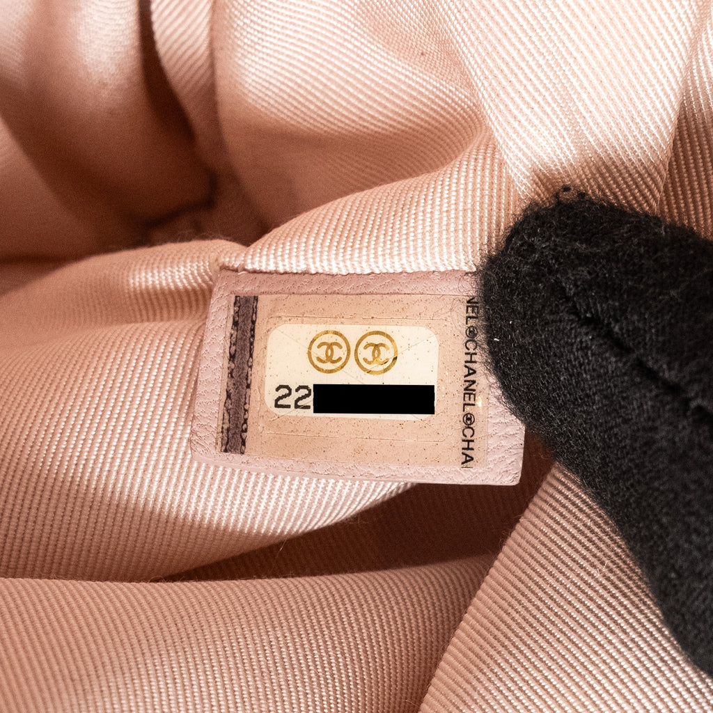 CHANEL CHEVRON ZIP CLUTCH CALFSKIN LIGHT PINK GHW