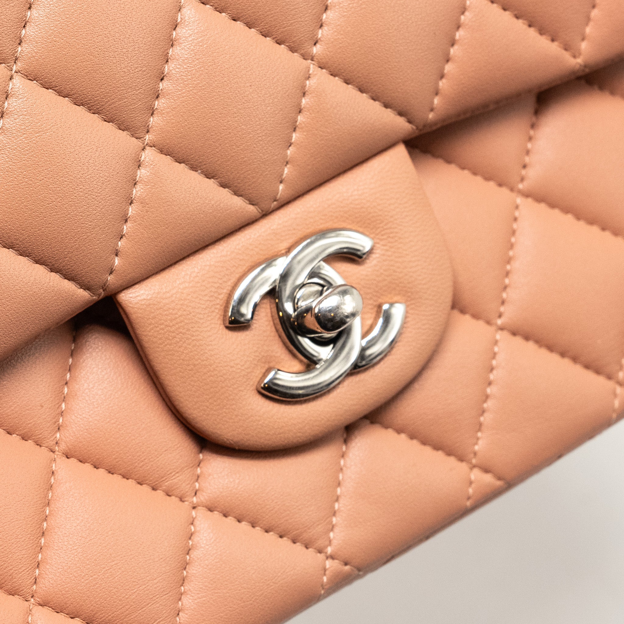 CHANEL MEDIUM CLASSIC DOUBLE FLAP BAG LAMBSKIN PINK SHW (MICROCHIP)