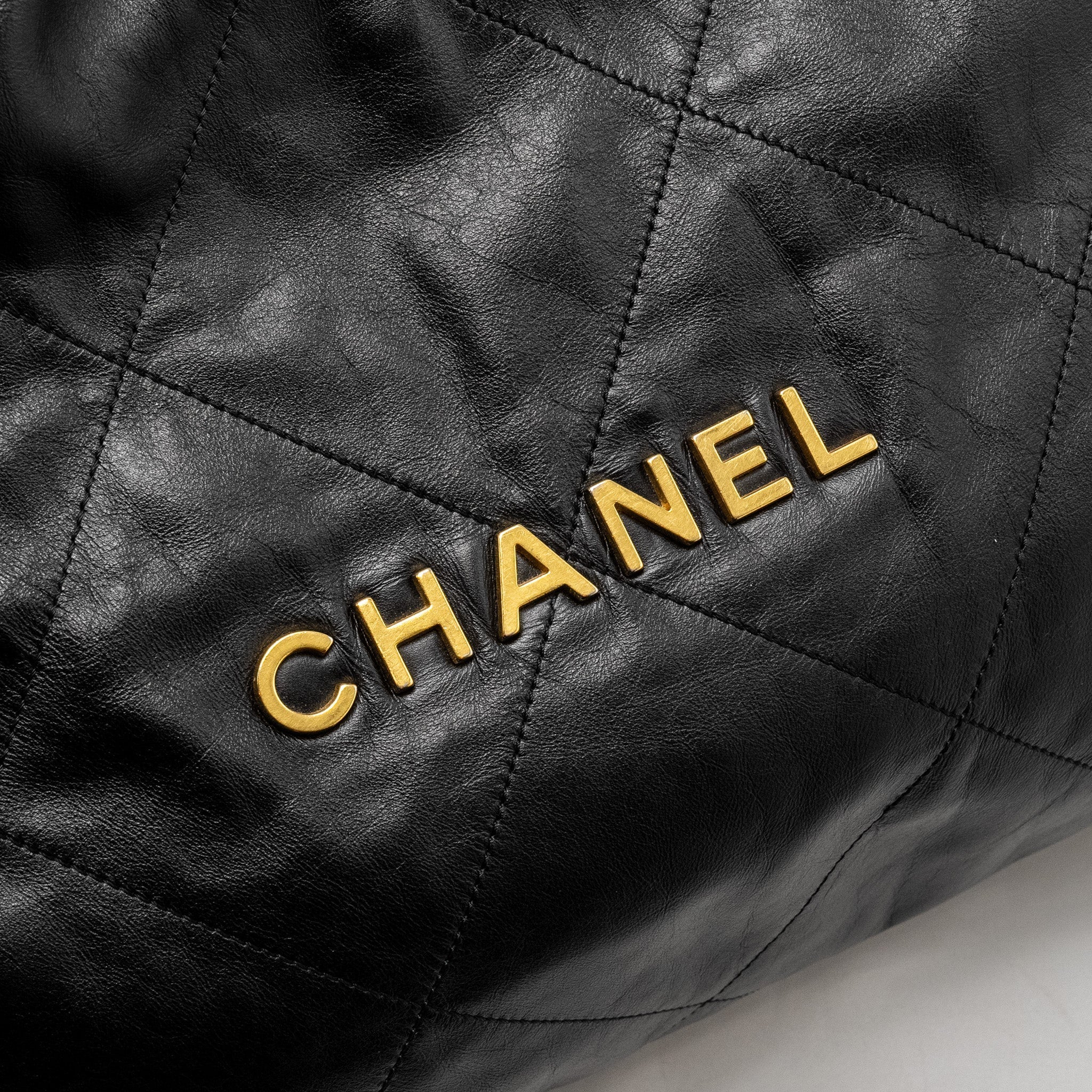 CHANEL MEDIUM 22 BAG SHINY CALFSKIN BLACK GHW (MICROCHIP)