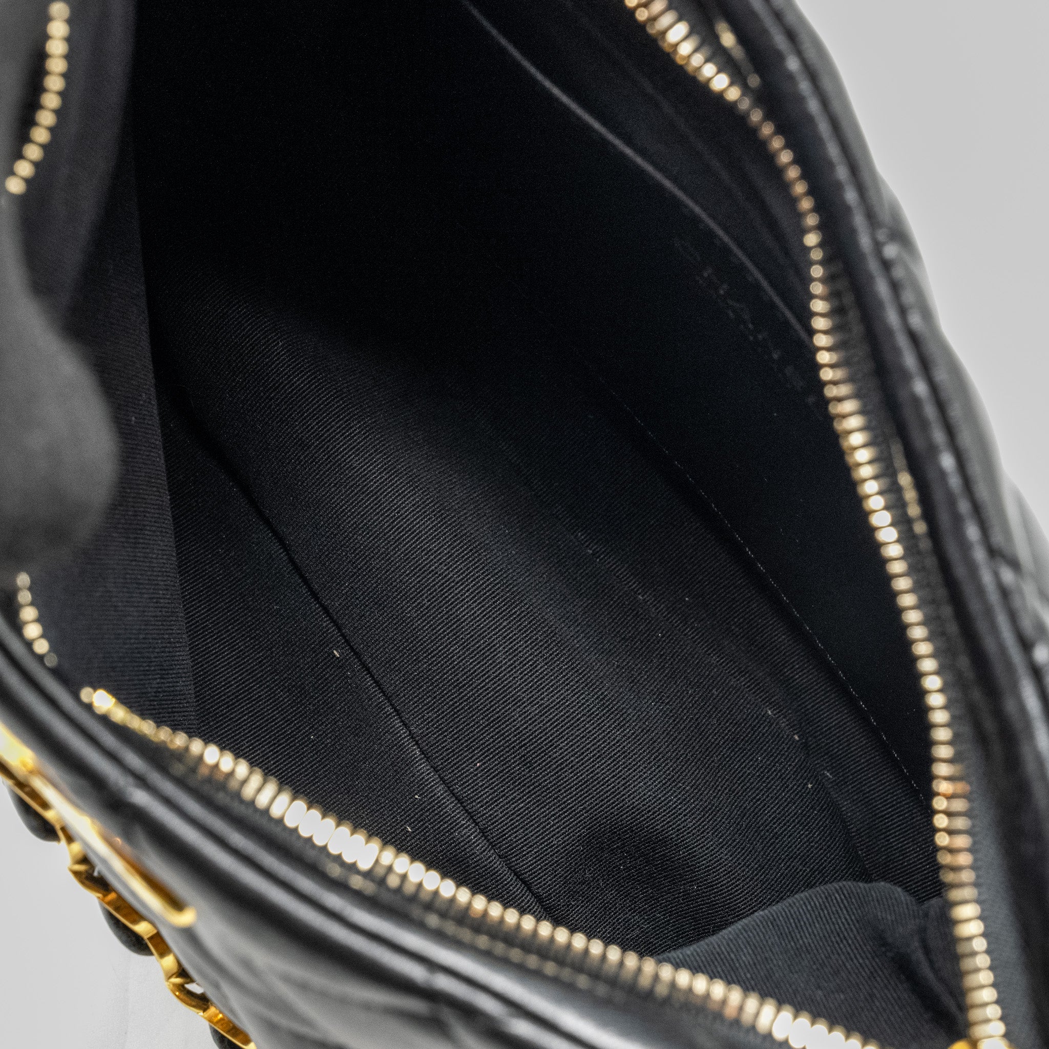 CHANEL 22K HOBO SHOULDER BAG LAMBSKIN BLACK GHW (MICROCHIP)