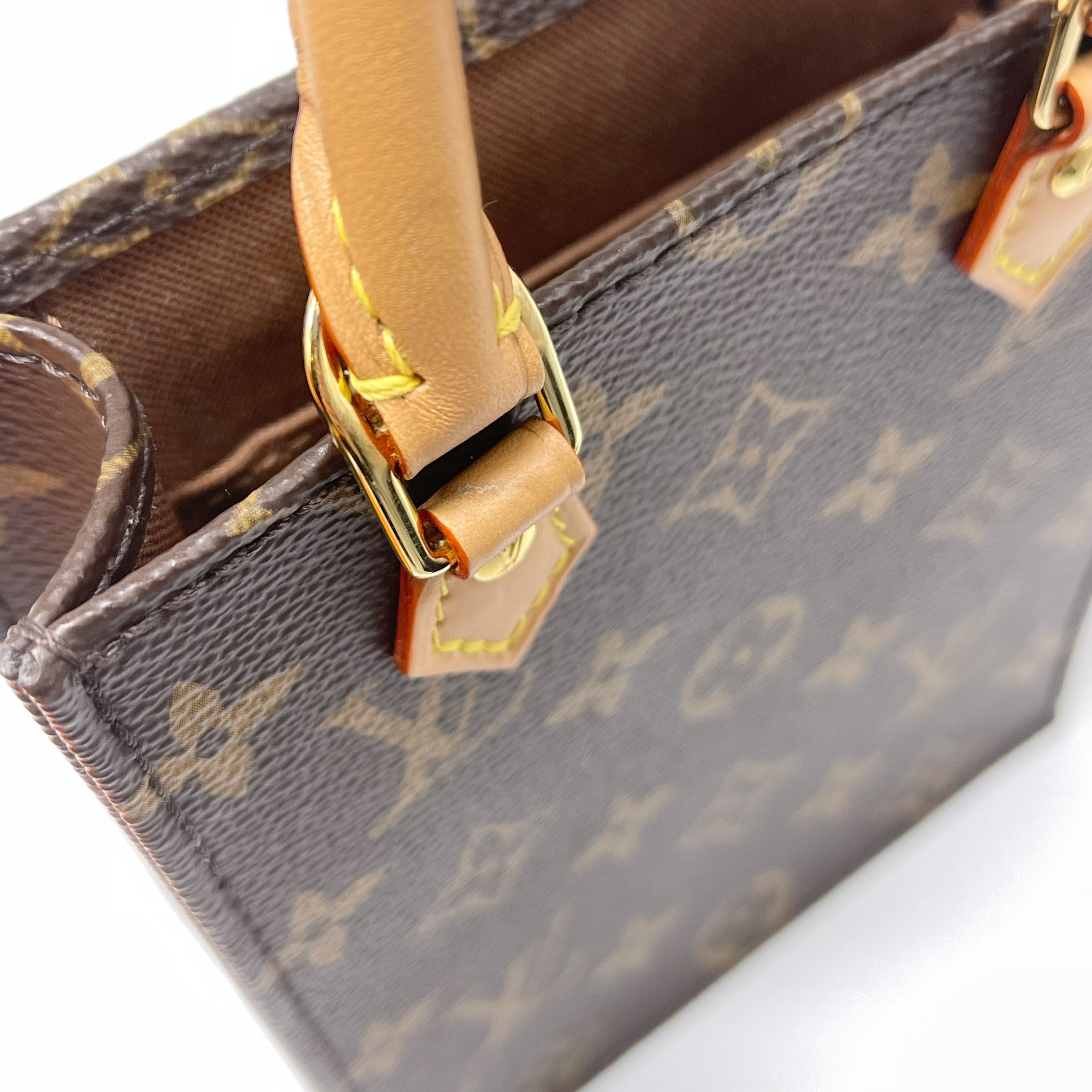 LOUIS VUITTON PETIT SAC PLAT MONOGRAM